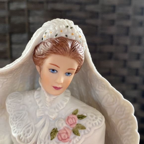 The Centennial Bride by Lenox Fine Porcelain Figurine - Picture 9 of 12